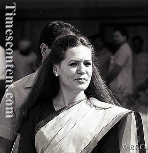 sonia gandhi sexy video|sonia gandhi early life photos.